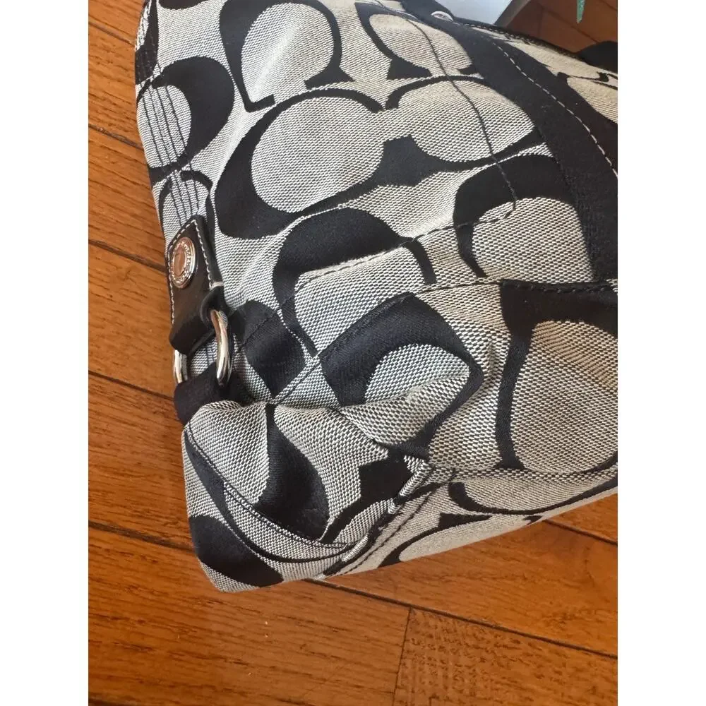 Auth COACH Daisy Signature C Tote F16559 black gray Jacquard Patent Tote (170